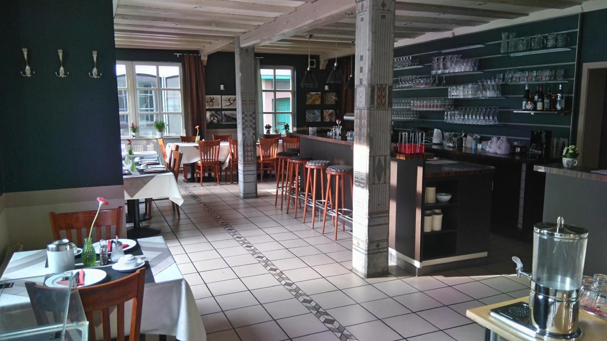 Hotel Loewensteiner Hof Haus Am Neuplatz 베르트하임 외부 사진