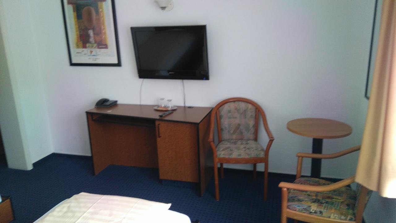 Hotel Loewensteiner Hof Haus Am Neuplatz 베르트하임 외부 사진