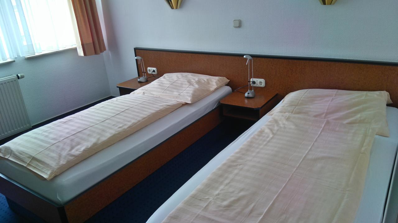 Hotel Loewensteiner Hof Haus Am Neuplatz 베르트하임 외부 사진