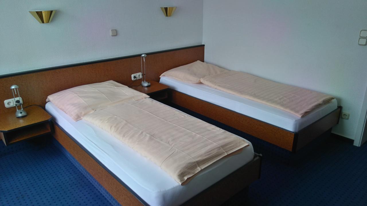Hotel Loewensteiner Hof Haus Am Neuplatz 베르트하임 외부 사진