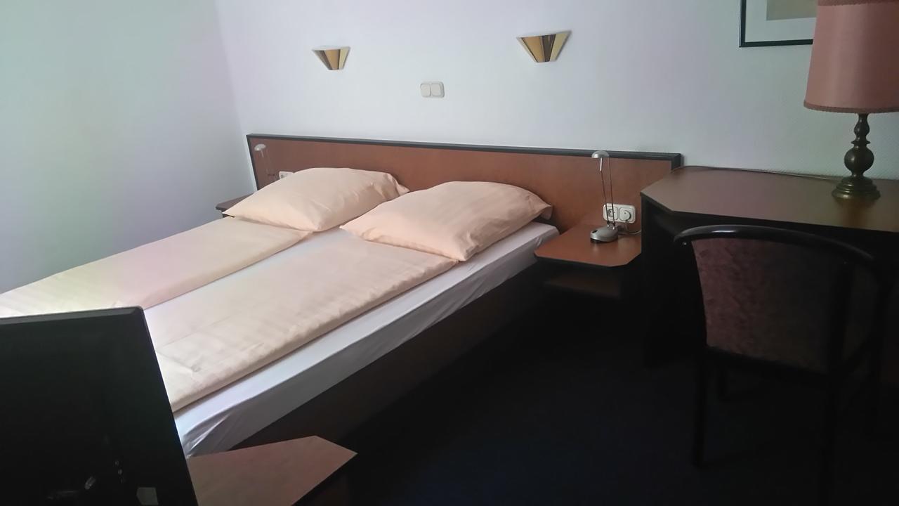 Hotel Loewensteiner Hof Haus Am Neuplatz 베르트하임 외부 사진