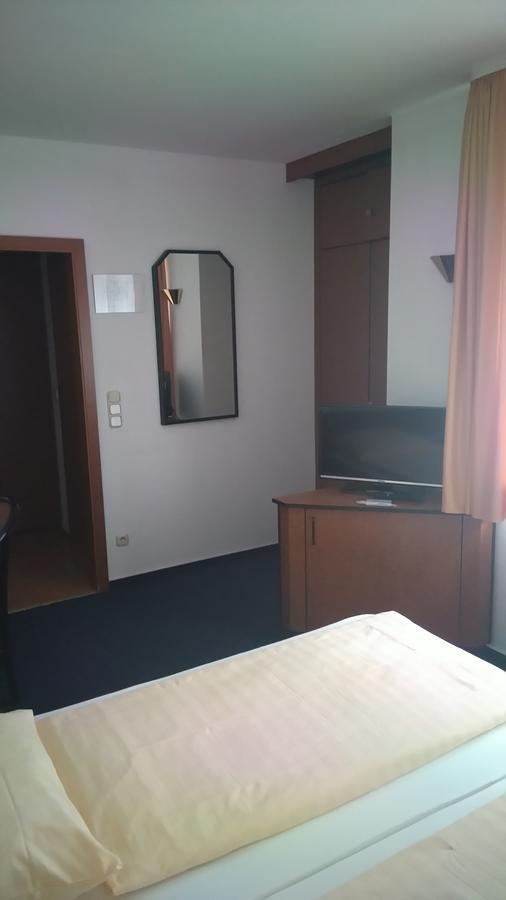 Hotel Loewensteiner Hof Haus Am Neuplatz 베르트하임 외부 사진